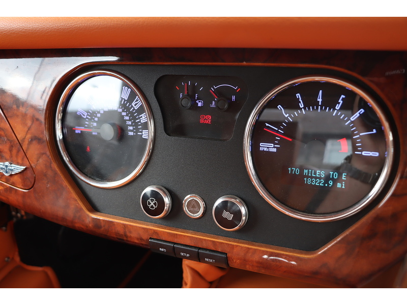 Morgan 3000 3700 2DR CONVERTIBLE PETROL MANUAL CONVERTIBLE ROOF BLUETOOTH STEREO CD PLAYER AUX/USB INPUT ONLY 18000 MILES SH NO ULEZ CHARGE 72-74 Mitcham Road