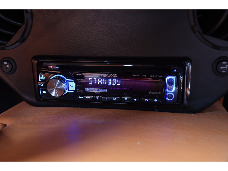 Morgan 3000 3700 2DR CONVERTIBLE PETROL MANUAL CONVERTIBLE ROOF BLUETOOTH STEREO CD PLAYER AUX/USB INPUT ONLY 18000 MILES SH NO ULEZ CHARGE 72-74 Mitcham Road