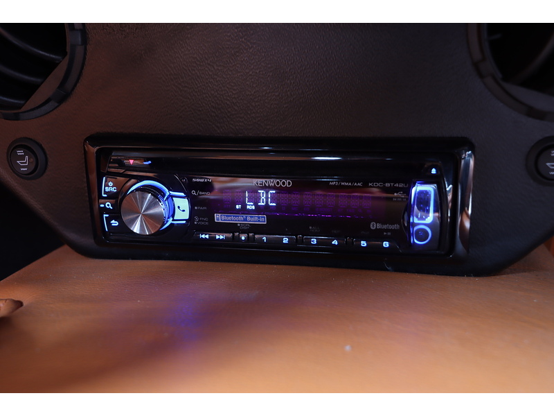 Morgan 3000 3700 2DR CONVERTIBLE PETROL MANUAL CONVERTIBLE ROOF BLUETOOTH STEREO CD PLAYER AUX/USB INPUT ONLY 18000 MILES SH NO ULEZ CHARGE 72-74 Mitcham Road