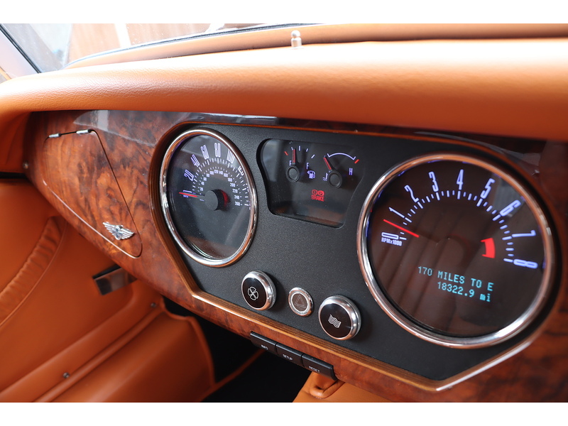 Morgan 3000 3700 2DR CONVERTIBLE PETROL MANUAL CONVERTIBLE ROOF BLUETOOTH STEREO CD PLAYER AUX/USB INPUT ONLY 18000 MILES SH NO ULEZ CHARGE 72-74 Mitcham Road