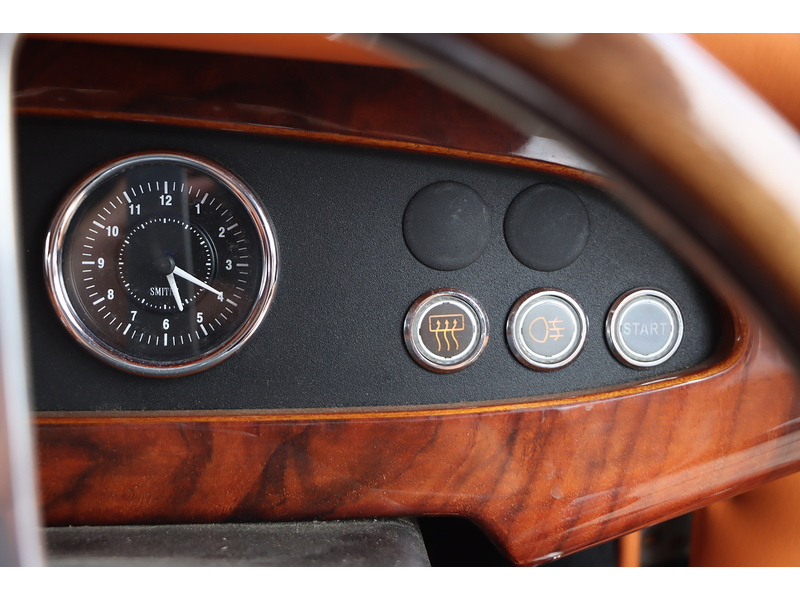 Morgan 3000 3700 2DR CONVERTIBLE PETROL MANUAL CONVERTIBLE ROOF BLUETOOTH STEREO CD PLAYER AUX/USB INPUT ONLY 18000 MILES SH NO ULEZ CHARGE 72-74 Mitcham Road