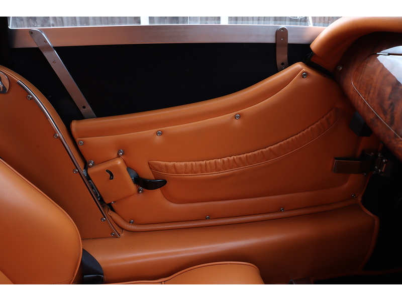 Morgan 3000 3700 2DR CONVERTIBLE PETROL MANUAL CONVERTIBLE ROOF BLUETOOTH STEREO CD PLAYER AUX/USB INPUT ONLY 18000 MILES SH NO ULEZ CHARGE 72-74 Mitcham Road