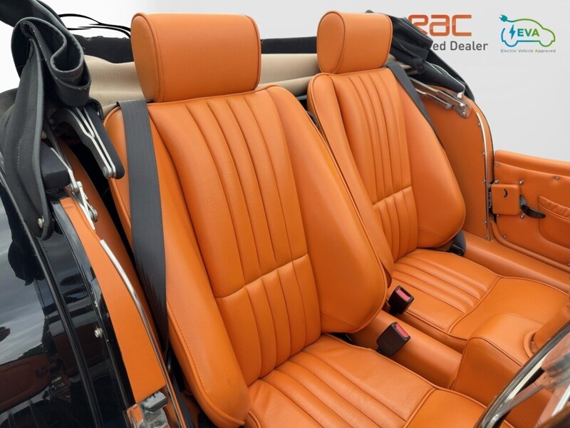 Morgan 3000 3700 2DR CONVERTIBLE PETROL MANUAL CONVERTIBLE ROOF BLUETOOTH STEREO CD PLAYER AUX/USB INPUT ONLY 18000 MILES SH NO ULEZ CHARGE 72-74 Mitcham Road