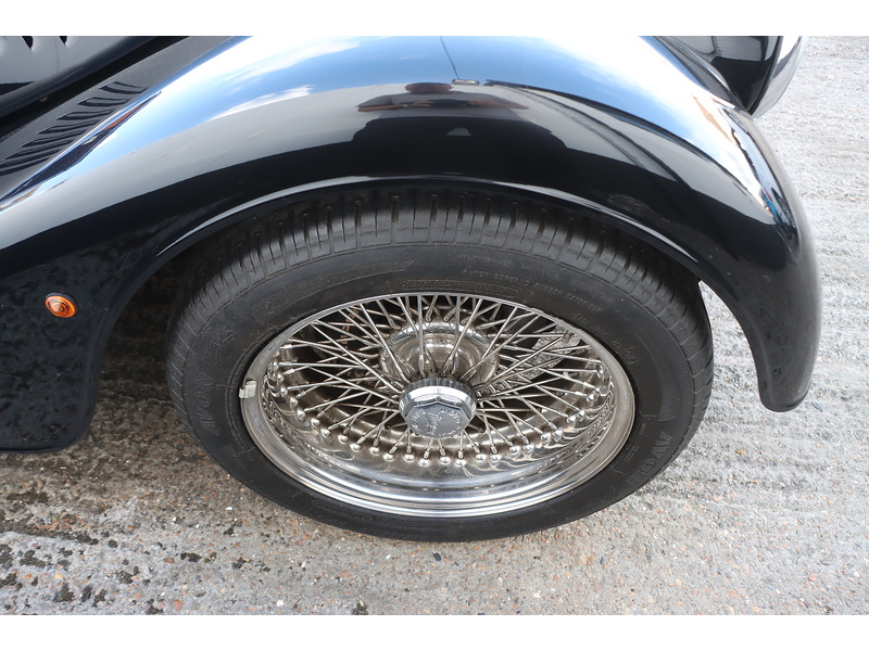 Morgan 3000 3700 2DR CONVERTIBLE PETROL MANUAL CONVERTIBLE ROOF BLUETOOTH STEREO CD PLAYER AUX/USB INPUT ONLY 18000 MILES SH NO ULEZ CHARGE 72-74 Mitcham Road