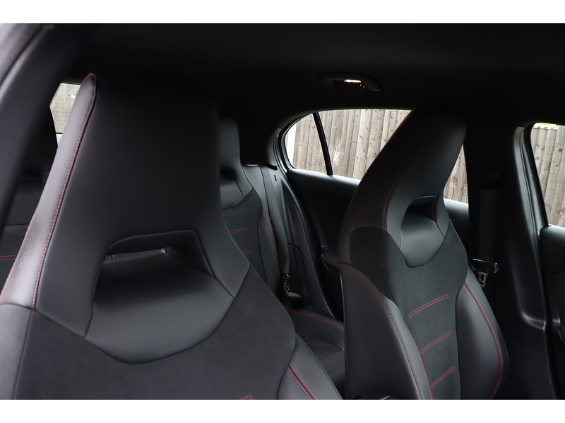 Mercedes-Benz A200 1.3 AMG LINE HATCHBACK 5DR PETROL 7G-DCT AUTO SAT NAV BLUETOOTH DAB STEREO PARKING AIDS JUST 2 OWNERS SAME OWNER FOR 3 YEARS ONLY 51000 MILES SH 72-74 Mitcham Road