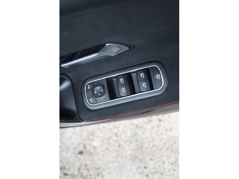 Mercedes-Benz A200 1.3 AMG LINE HATCHBACK 5DR PETROL 7G-DCT AUTO SAT NAV BLUETOOTH DAB STEREO PARKING AIDS JUST 2 OWNERS SAME OWNER FOR 3 YEARS ONLY 51000 MILES SH 72-74 Mitcham Road