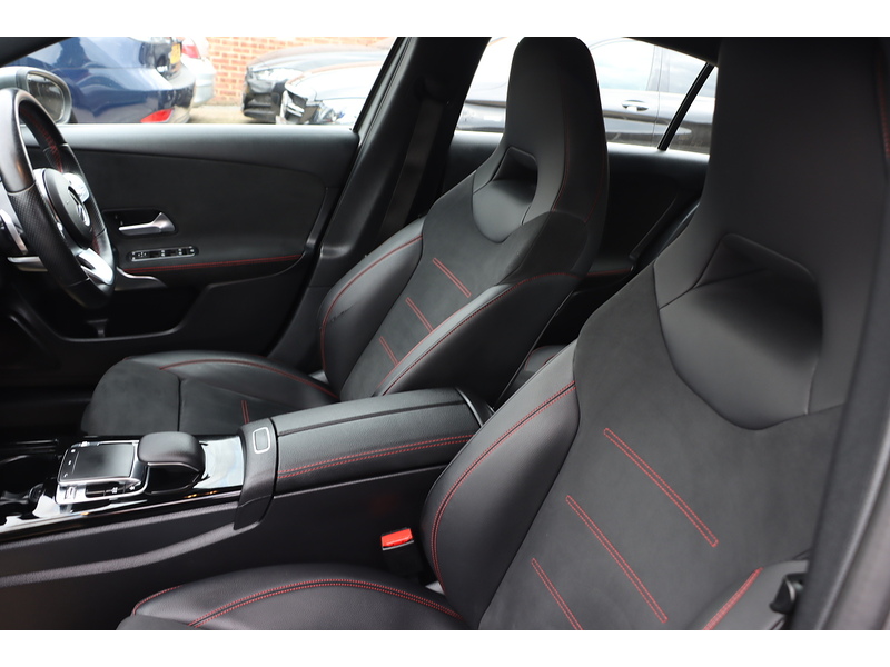 Mercedes-Benz A200 1.3 AMG LINE HATCHBACK 5DR PETROL 7G-DCT AUTO SAT NAV BLUETOOTH DAB STEREO PARKING AIDS JUST 2 OWNERS SAME OWNER FOR 3 YEARS ONLY 51000 MILES SH 72-74 Mitcham Road