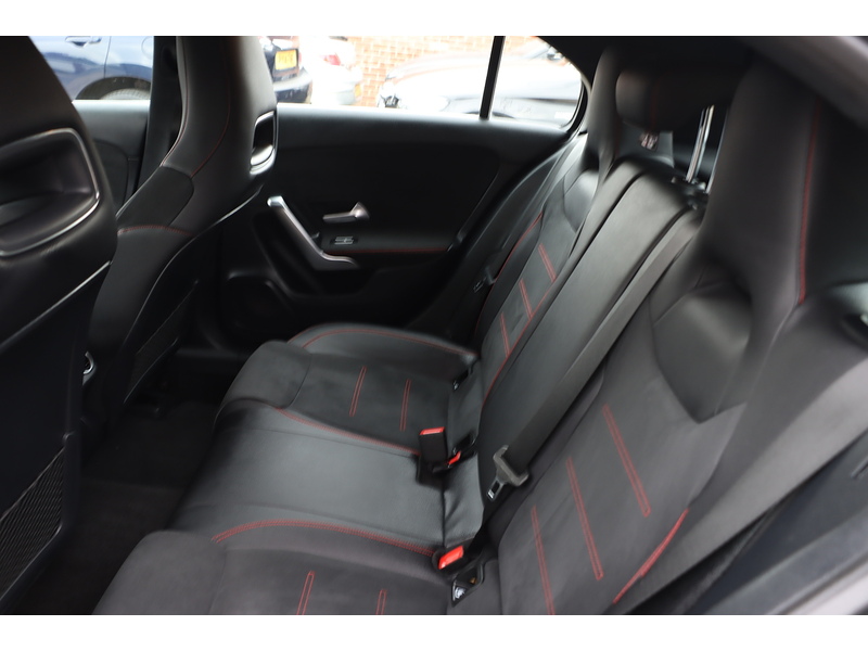 Mercedes-Benz A200 1.3 AMG LINE HATCHBACK 5DR PETROL 7G-DCT AUTO SAT NAV BLUETOOTH DAB STEREO PARKING AIDS JUST 2 OWNERS SAME OWNER FOR 3 YEARS ONLY 51000 MILES SH 72-74 Mitcham Road