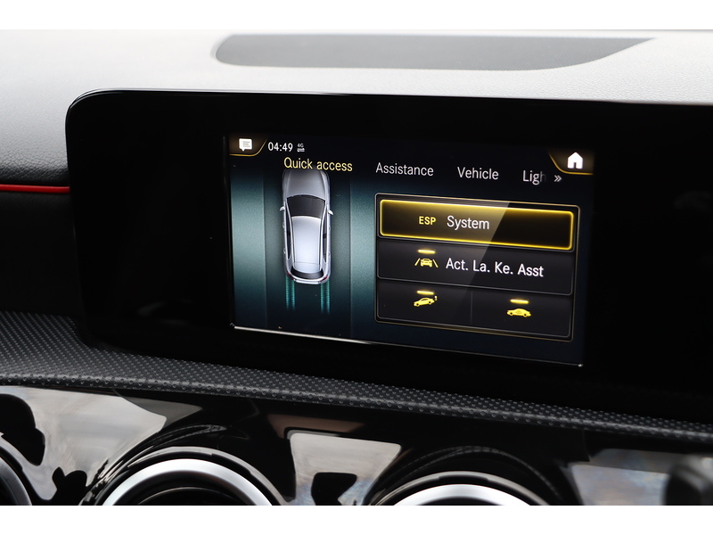 Mercedes-Benz A200 1.3 AMG LINE HATCHBACK 5DR PETROL 7G-DCT AUTO SAT NAV BLUETOOTH DAB STEREO PARKING AIDS JUST 2 OWNERS SAME OWNER FOR 3 YEARS ONLY 51000 MILES SH 72-74 Mitcham Road