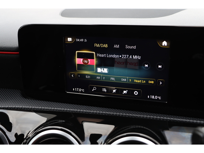 Mercedes-Benz A200 1.3 AMG LINE HATCHBACK 5DR PETROL 7G-DCT AUTO SAT NAV BLUETOOTH DAB STEREO PARKING AIDS JUST 2 OWNERS SAME OWNER FOR 3 YEARS ONLY 51000 MILES SH 72-74 Mitcham Road