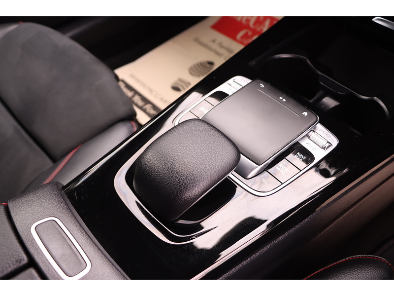 Mercedes-Benz A200 1.3 AMG LINE HATCHBACK 5DR PETROL 7G-DCT AUTO SAT NAV BLUETOOTH DAB STEREO PARKING AIDS JUST 2 OWNERS SAME OWNER FOR 3 YEARS ONLY 51000 MILES SH 72-74 Mitcham Road