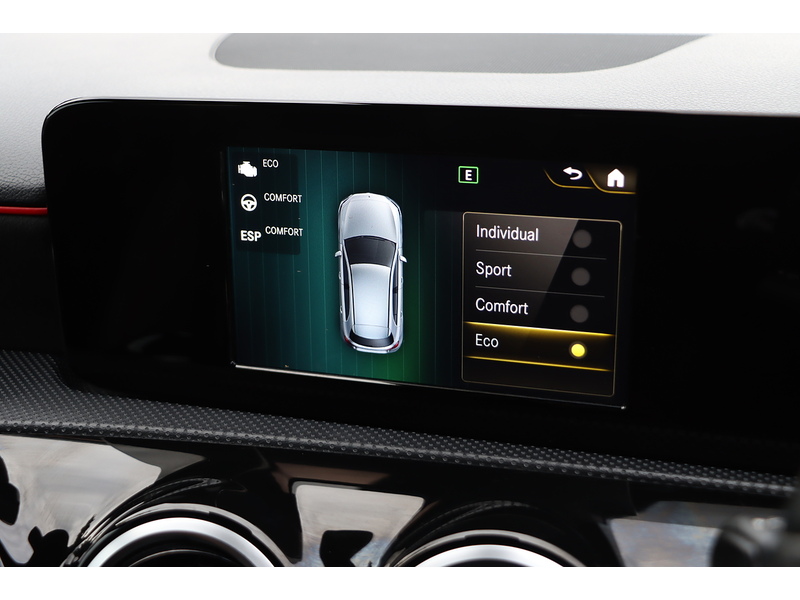 Mercedes-Benz A200 1.3 AMG LINE HATCHBACK 5DR PETROL 7G-DCT AUTO SAT NAV BLUETOOTH DAB STEREO PARKING AIDS JUST 2 OWNERS SAME OWNER FOR 3 YEARS ONLY 51000 MILES SH 72-74 Mitcham Road