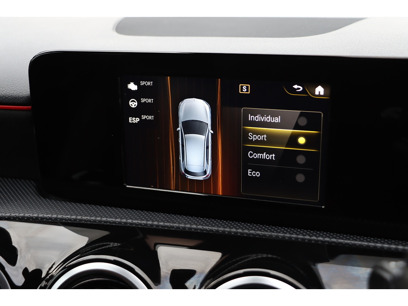 Mercedes-Benz A200 1.3 AMG LINE HATCHBACK 5DR PETROL 7G-DCT AUTO SAT NAV BLUETOOTH DAB STEREO PARKING AIDS JUST 2 OWNERS SAME OWNER FOR 3 YEARS ONLY 51000 MILES SH 72-74 Mitcham Road