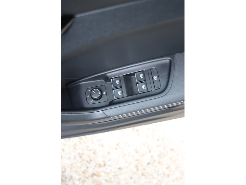 Audi 1.5 TFSI 35 S LINE SPORTBACK 5DR PETROL S TRONIC AUTO HEATED SEATS SATNAV BLUETOOTH DAB RADIO APPLE CARPLAY PARKING AIDS JUST 2 OWNERS 75000 MILES FSH 72-74 Mitcham Road