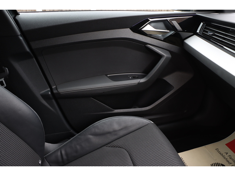 Audi 1.5 TFSI 35 S LINE SPORTBACK 5DR PETROL S TRONIC AUTO HEATED SEATS SATNAV BLUETOOTH DAB RADIO APPLE CARPLAY PARKING AIDS JUST 2 OWNERS 75000 MILES FSH 72-74 Mitcham Road