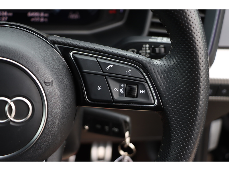 Audi 1.5 TFSI 35 S LINE SPORTBACK 5DR PETROL S TRONIC AUTO HEATED SEATS SATNAV BLUETOOTH DAB RADIO APPLE CARPLAY PARKING AIDS JUST 2 OWNERS 75000 MILES FSH 72-74 Mitcham Road