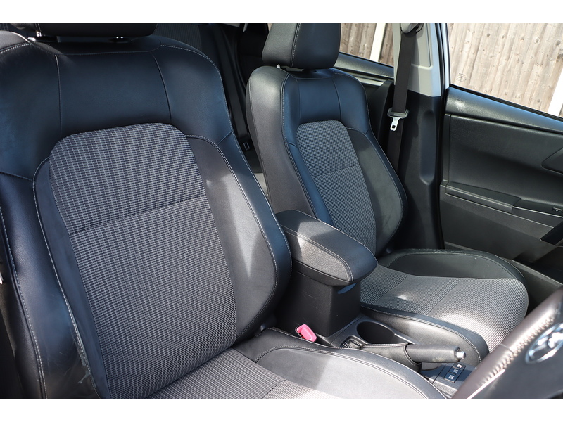 Toyota 1.8 VVT-H EXCEL TOURING SPORTS 5DR PETROL HYBRID CVT AUTO PAN ROOF HEATED SEATS SATNAV BLUETOOTH REAR CAM ONLY 60000 MILES FSH 8 SERVICES £20 ROAD TAX 72-74 Mitcham Road