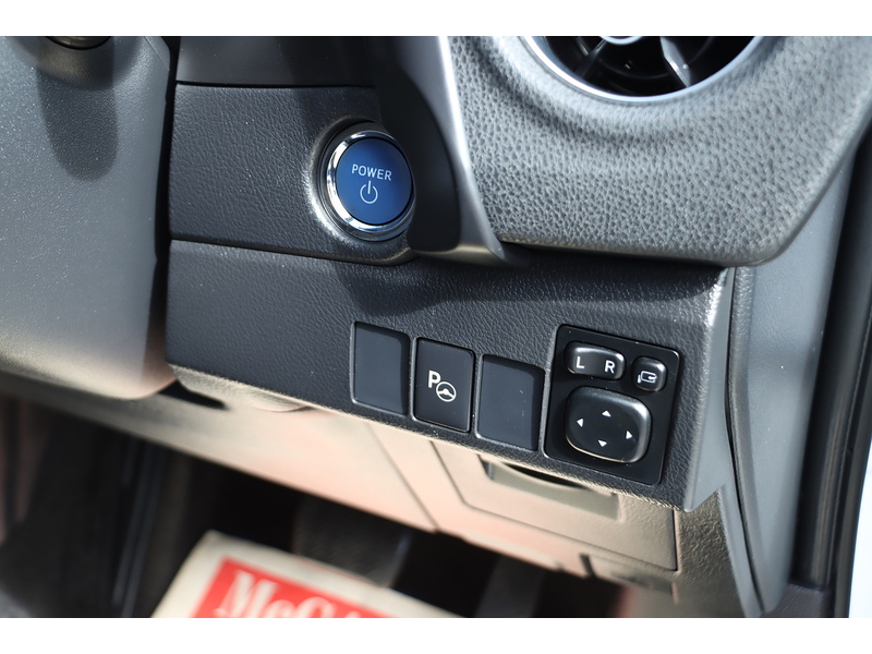 Toyota 1.8 VVT-H EXCEL TOURING SPORTS 5DR PETROL HYBRID CVT AUTO PAN ROOF HEATED SEATS SATNAV BLUETOOTH REAR CAM ONLY 60000 MILES FSH 8 SERVICES £20 ROAD TAX 72-74 Mitcham Road