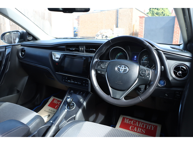 Toyota 1.8 VVT-H EXCEL TOURING SPORTS 5DR PETROL HYBRID CVT AUTO PAN ROOF HEATED SEATS SATNAV BLUETOOTH REAR CAM ONLY 60000 MILES FSH 8 SERVICES £20 ROAD TAX 72-74 Mitcham Road