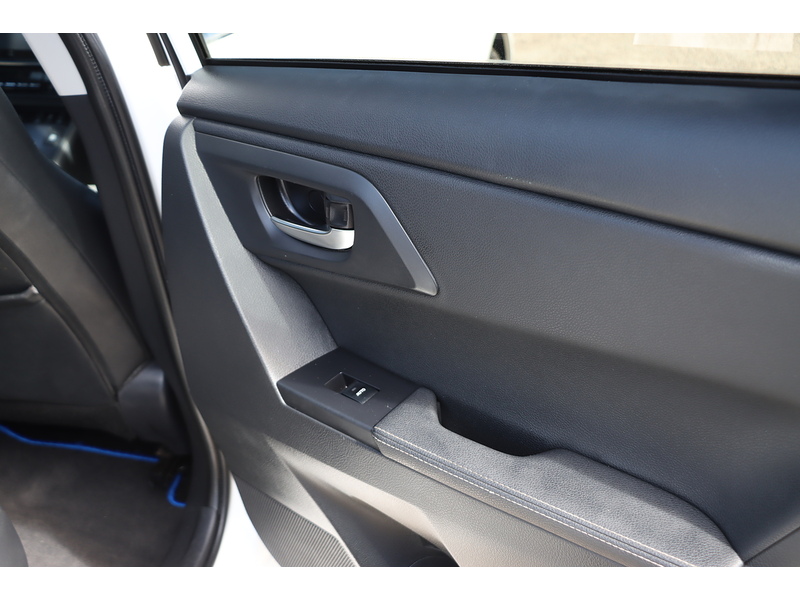 Toyota 1.8 VVT-H EXCEL TOURING SPORTS 5DR PETROL HYBRID CVT AUTO PAN ROOF HEATED SEATS SATNAV BLUETOOTH REAR CAM ONLY 60000 MILES FSH 8 SERVICES £20 ROAD TAX 72-74 Mitcham Road