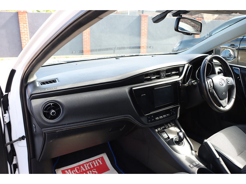 Toyota 1.8 VVT-H EXCEL TOURING SPORTS 5DR PETROL HYBRID CVT AUTO PAN ROOF HEATED SEATS SATNAV BLUETOOTH REAR CAM ONLY 60000 MILES FSH 8 SERVICES £20 ROAD TAX 72-74 Mitcham Road