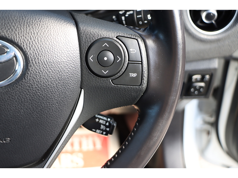 Toyota 1.8 VVT-H EXCEL TOURING SPORTS 5DR PETROL HYBRID CVT AUTO PAN ROOF HEATED SEATS SATNAV BLUETOOTH REAR CAM ONLY 60000 MILES FSH 8 SERVICES £20 ROAD TAX 72-74 Mitcham Road