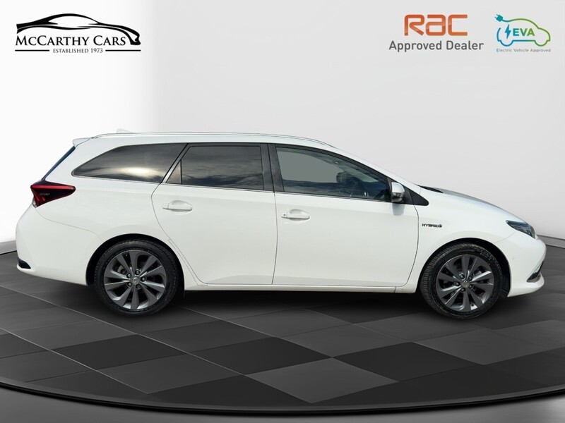 Toyota 1.8 VVT-H EXCEL TOURING SPORTS 5DR PETROL HYBRID CVT AUTO PAN ROOF HEATED SEATS SATNAV BLUETOOTH REAR CAM ONLY 60000 MILES FSH 8 SERVICES £20 ROAD TAX 72-74 Mitcham Road