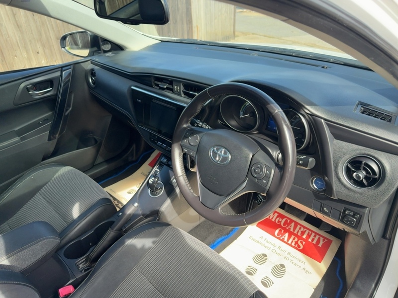 Toyota 1.8 VVT-H EXCEL TOURING SPORTS 5DR PETROL HYBRID CVT AUTO PAN ROOF HEATED SEATS SATNAV BLUETOOTH REAR CAM ONLY 60000 MILES FSH 8 SERVICES £20 ROAD TAX 72-74 Mitcham Road