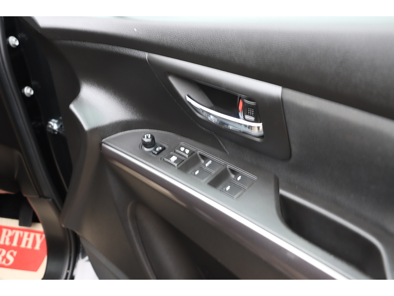 Suzuki 1.5H MOTION SUV 5DR PETROL HYBRID AGS AUTO HEATED SEATS SATNAV DAB STEREO APPLE CARPLAY REAR CAMERA PARKING AIDS 1 OWNER FROM NEW ONLY 12000 MILES FSH 72-74 Mitcham Road