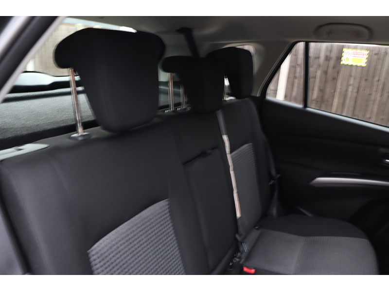 Suzuki 1.5H MOTION SUV 5DR PETROL HYBRID AGS AUTO HEATED SEATS SATNAV DAB STEREO APPLE CARPLAY REAR CAMERA PARKING AIDS 1 OWNER FROM NEW ONLY 12000 MILES FSH 72-74 Mitcham Road