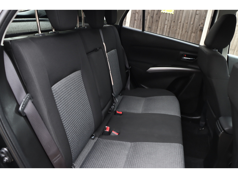 Suzuki 1.5H MOTION SUV 5DR PETROL HYBRID AGS AUTO HEATED SEATS SATNAV DAB STEREO APPLE CARPLAY REAR CAMERA PARKING AIDS 1 OWNER FROM NEW ONLY 12000 MILES FSH 72-74 Mitcham Road