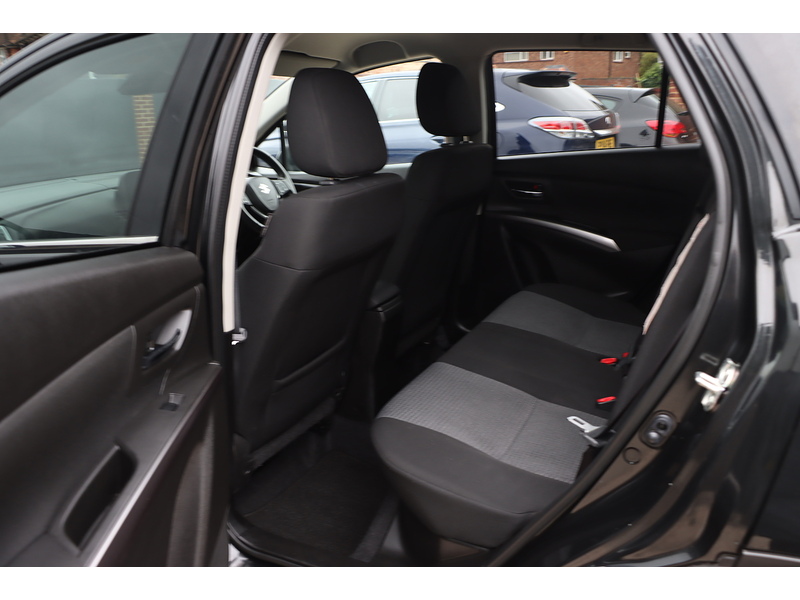 Suzuki 1.5H MOTION SUV 5DR PETROL HYBRID AGS AUTO HEATED SEATS SATNAV DAB STEREO APPLE CARPLAY REAR CAMERA PARKING AIDS 1 OWNER FROM NEW ONLY 12000 MILES FSH 72-74 Mitcham Road