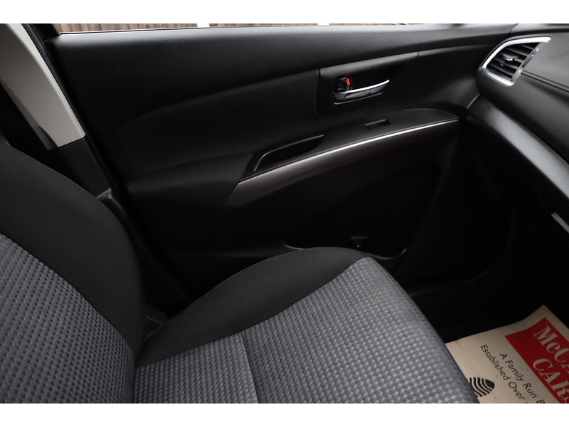 Suzuki 1.5H MOTION SUV 5DR PETROL HYBRID AGS AUTO HEATED SEATS SATNAV DAB STEREO APPLE CARPLAY REAR CAMERA PARKING AIDS 1 OWNER FROM NEW ONLY 12000 MILES FSH 72-74 Mitcham Road