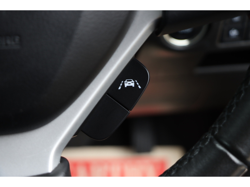 Suzuki 1.5H MOTION SUV 5DR PETROL HYBRID AGS AUTO HEATED SEATS SATNAV DAB STEREO APPLE CARPLAY REAR CAMERA PARKING AIDS 1 OWNER FROM NEW ONLY 12000 MILES FSH 72-74 Mitcham Road