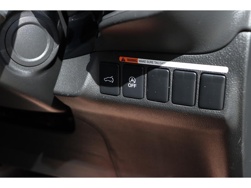 Mitsubishi 2.0 MIVEC EXCEED SUV 5DR PETROL CVT 4WD AUTO 7 SEATER HEATED SEATS SAT NAV BLUETOOTH APPLE CARPLAY REAR & 360 CAMERA JUST 1 OWNER ONLY 74000 MILES FSH 72-74 Mitcham Road