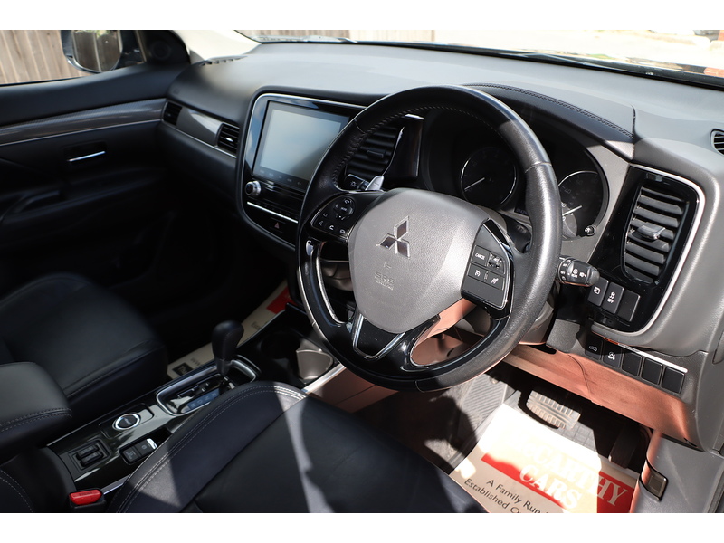 Mitsubishi 2.0 MIVEC EXCEED SUV 5DR PETROL CVT 4WD AUTO 7 SEATER HEATED SEATS SAT NAV BLUETOOTH APPLE CARPLAY REAR & 360 CAMERA JUST 1 OWNER ONLY 74000 MILES FSH 72-74 Mitcham Road