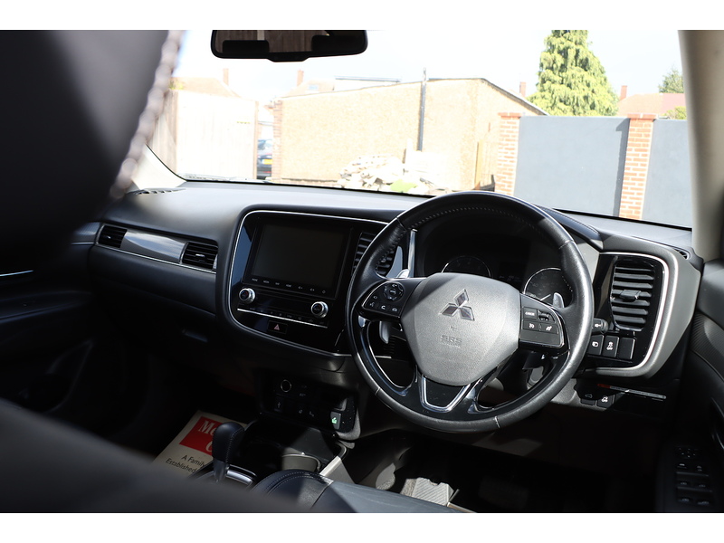 Mitsubishi 2.0 MIVEC EXCEED SUV 5DR PETROL CVT 4WD AUTO 7 SEATER HEATED SEATS SAT NAV BLUETOOTH APPLE CARPLAY REAR & 360 CAMERA JUST 1 OWNER ONLY 74000 MILES FSH 72-74 Mitcham Road