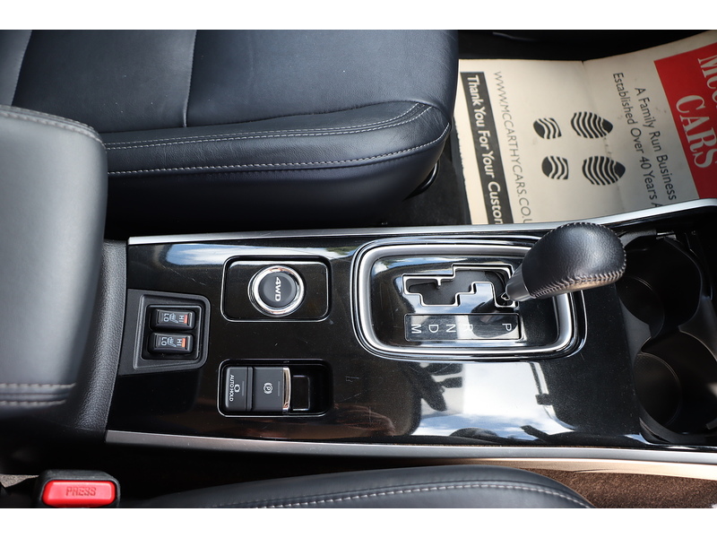 Mitsubishi 2.0 MIVEC EXCEED SUV 5DR PETROL CVT 4WD AUTO 7 SEATER HEATED SEATS SAT NAV BLUETOOTH APPLE CARPLAY REAR & 360 CAMERA JUST 1 OWNER ONLY 74000 MILES FSH 72-74 Mitcham Road