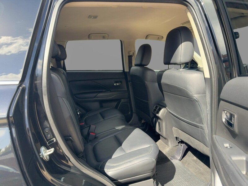 Mitsubishi 2.0 MIVEC EXCEED SUV 5DR PETROL CVT 4WD AUTO 7 SEATER HEATED SEATS SAT NAV BLUETOOTH APPLE CARPLAY REAR & 360 CAMERA JUST 1 OWNER ONLY 74000 MILES FSH 72-74 Mitcham Road