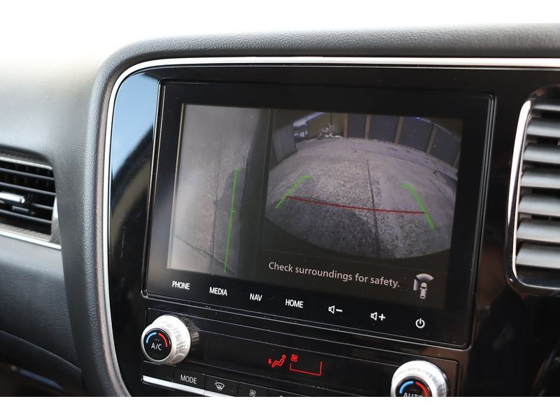 Mitsubishi 2.0 MIVEC EXCEED SUV 5DR PETROL CVT 4WD AUTO 7 SEATER HEATED SEATS SAT NAV BLUETOOTH APPLE CARPLAY REAR & 360 CAMERA JUST 1 OWNER ONLY 74000 MILES FSH 72-74 Mitcham Road