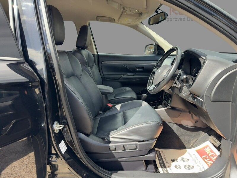 Mitsubishi 2.0 MIVEC EXCEED SUV 5DR PETROL CVT 4WD AUTO 7 SEATER HEATED SEATS SAT NAV BLUETOOTH APPLE CARPLAY REAR & 360 CAMERA JUST 1 OWNER ONLY 74000 MILES FSH 72-74 Mitcham Road