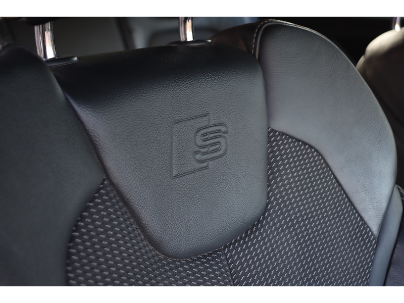 Audi 1.5 TFSI COD 35 S LINE SUV 5DR PETROL S TRONIC AUTO SAT NAV BLUETOOTH DAB STEREO APPLE CARPLAY PARKING AIDS JUST 1 OWNER FROM NEW ONLY 30000 MILES FSH 72-74 Mitcham Road