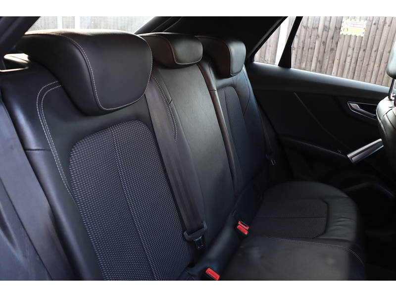 Audi 1.5 TFSI COD 35 S LINE SUV 5DR PETROL S TRONIC AUTO SAT NAV BLUETOOTH DAB STEREO APPLE CARPLAY PARKING AIDS JUST 1 OWNER FROM NEW ONLY 30000 MILES FSH 72-74 Mitcham Road