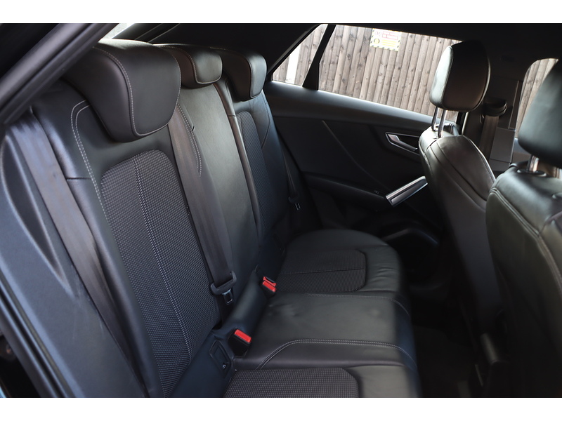 Audi 1.5 TFSI COD 35 S LINE SUV 5DR PETROL S TRONIC AUTO SAT NAV BLUETOOTH DAB STEREO APPLE CARPLAY PARKING AIDS JUST 1 OWNER FROM NEW ONLY 30000 MILES FSH 72-74 Mitcham Road