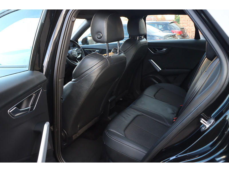 Audi 1.5 TFSI COD 35 S LINE SUV 5DR PETROL S TRONIC AUTO SAT NAV BLUETOOTH DAB STEREO APPLE CARPLAY PARKING AIDS JUST 1 OWNER FROM NEW ONLY 30000 MILES FSH 72-74 Mitcham Road