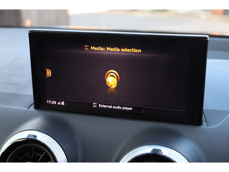 Audi 1.5 TFSI COD 35 S LINE SUV 5DR PETROL S TRONIC AUTO SAT NAV BLUETOOTH DAB STEREO APPLE CARPLAY PARKING AIDS JUST 1 OWNER FROM NEW ONLY 30000 MILES FSH 72-74 Mitcham Road