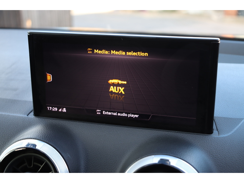 Audi 1.5 TFSI COD 35 S LINE SUV 5DR PETROL S TRONIC AUTO SAT NAV BLUETOOTH DAB STEREO APPLE CARPLAY PARKING AIDS JUST 1 OWNER FROM NEW ONLY 30000 MILES FSH 72-74 Mitcham Road