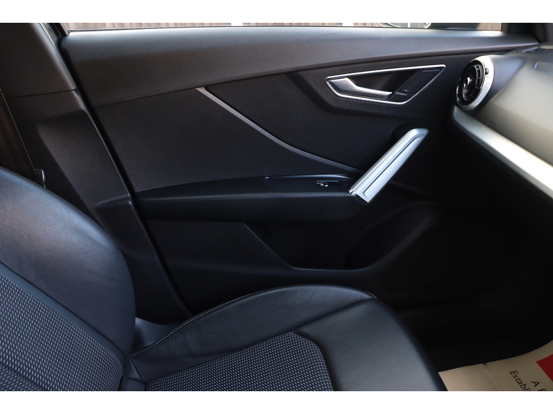 Audi 1.5 TFSI COD 35 S LINE SUV 5DR PETROL S TRONIC AUTO SAT NAV BLUETOOTH DAB STEREO APPLE CARPLAY PARKING AIDS JUST 1 OWNER FROM NEW ONLY 30000 MILES FSH 72-74 Mitcham Road