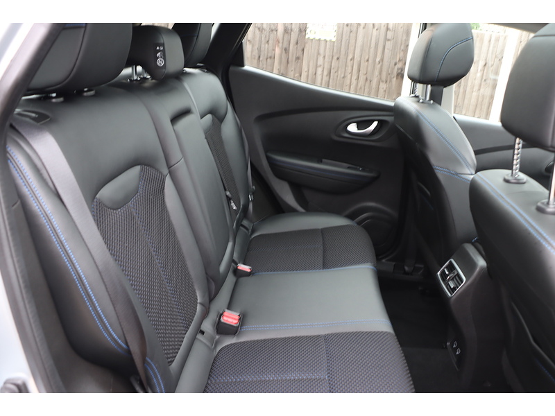 Renault 1.3 TCE S EDITION SUV 5DR PETROL EDC AUTO PAN ROOF SATNAV BLUETOOTH DAB RADIO APPLE CARPLAY REAR CAMERA PARKING AIDS JUST 1 OWNER ONLY 14000 MILES FSH 72-74 Mitcham Road