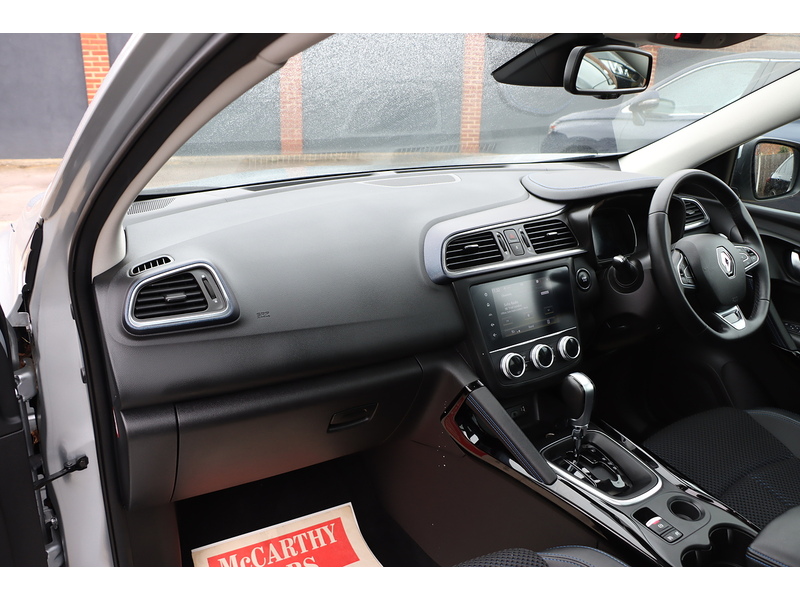 Renault 1.3 TCE S EDITION SUV 5DR PETROL EDC AUTO PAN ROOF SATNAV BLUETOOTH DAB RADIO APPLE CARPLAY REAR CAMERA PARKING AIDS JUST 1 OWNER ONLY 14000 MILES FSH 72-74 Mitcham Road